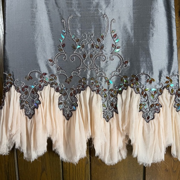 mac & jac Steel Grey Beaded Silk Pencil Skirt with Peachy Pink Flutter Hem (2) - Picture 3 of 11